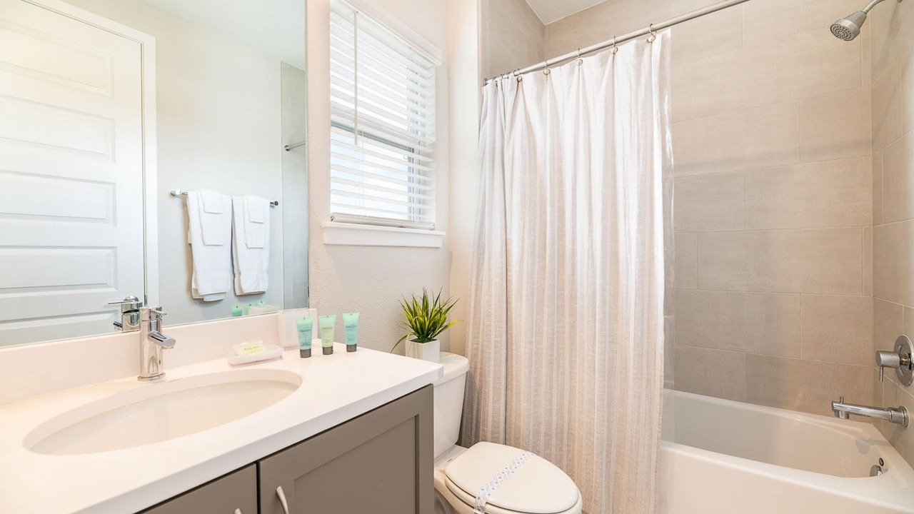 Photo of Bathroom in Bay Lake