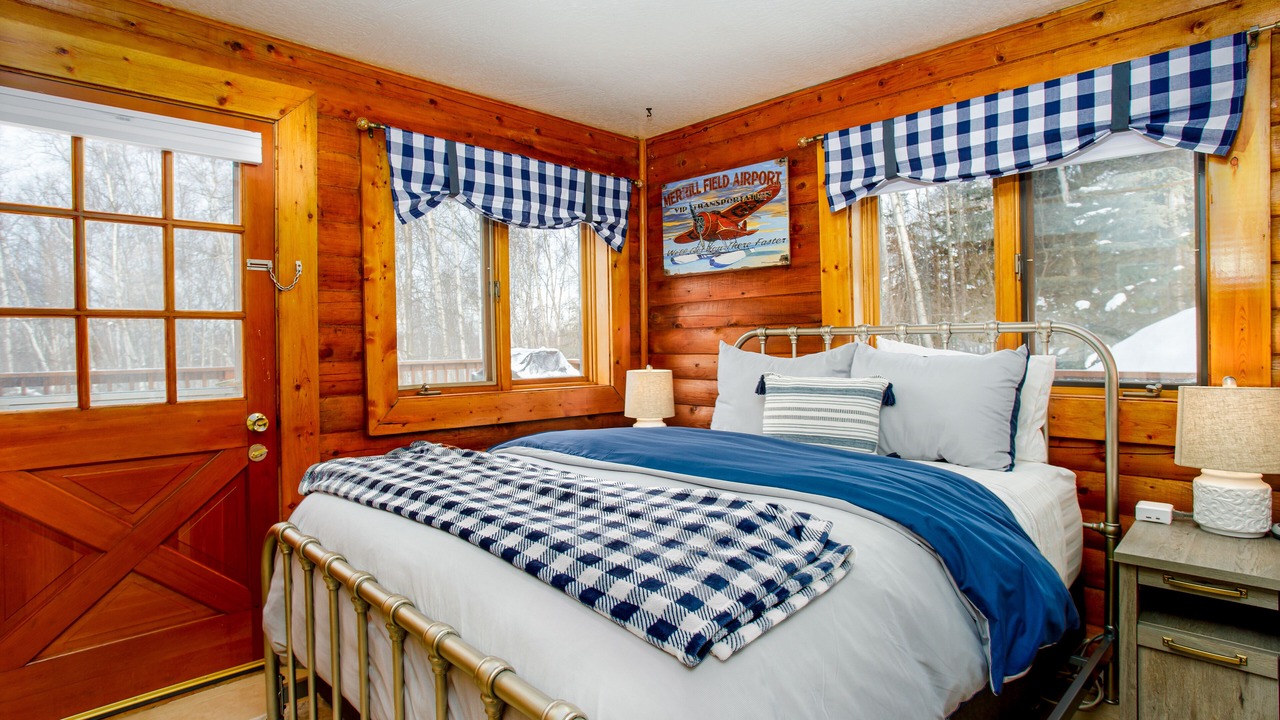 Photo of Bedroom in Anchorage