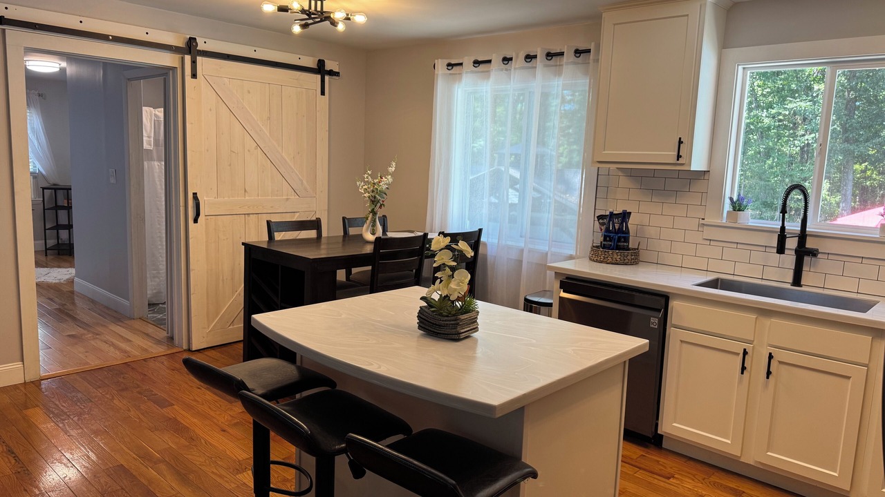 Photo of Kitchen in Geyser Crest