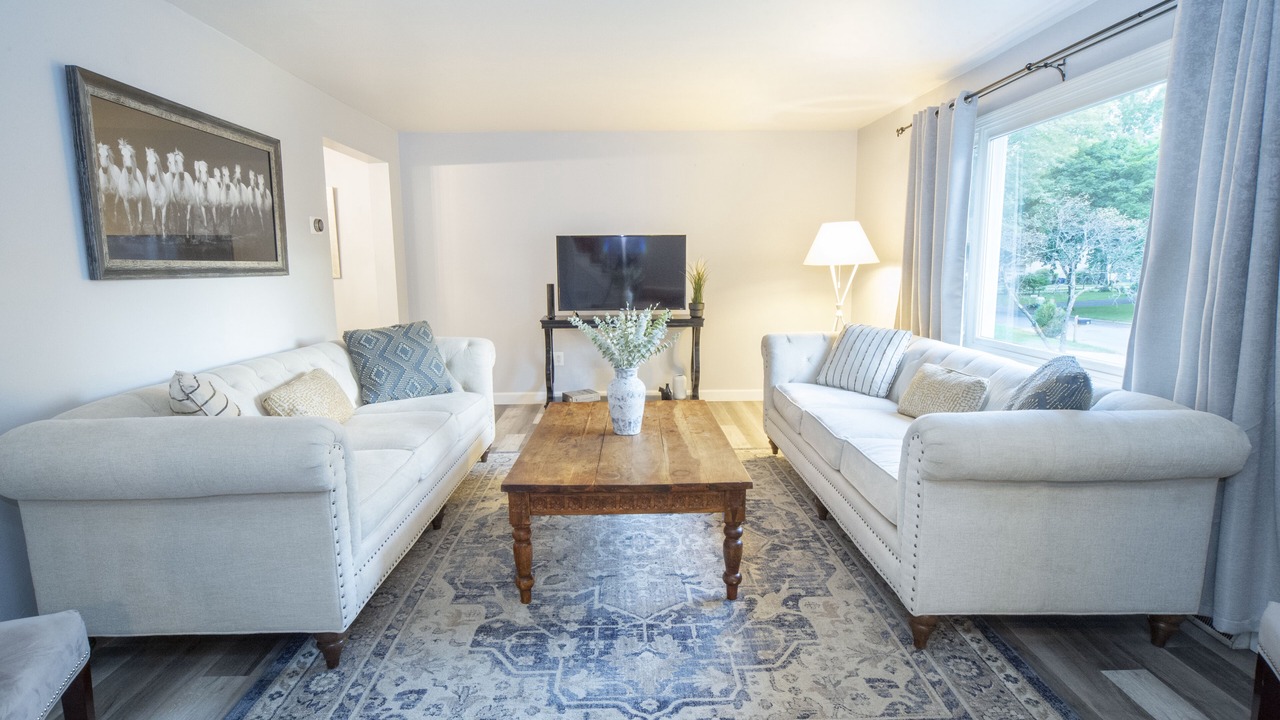 Photo of Livingroom in Saratoga Springs