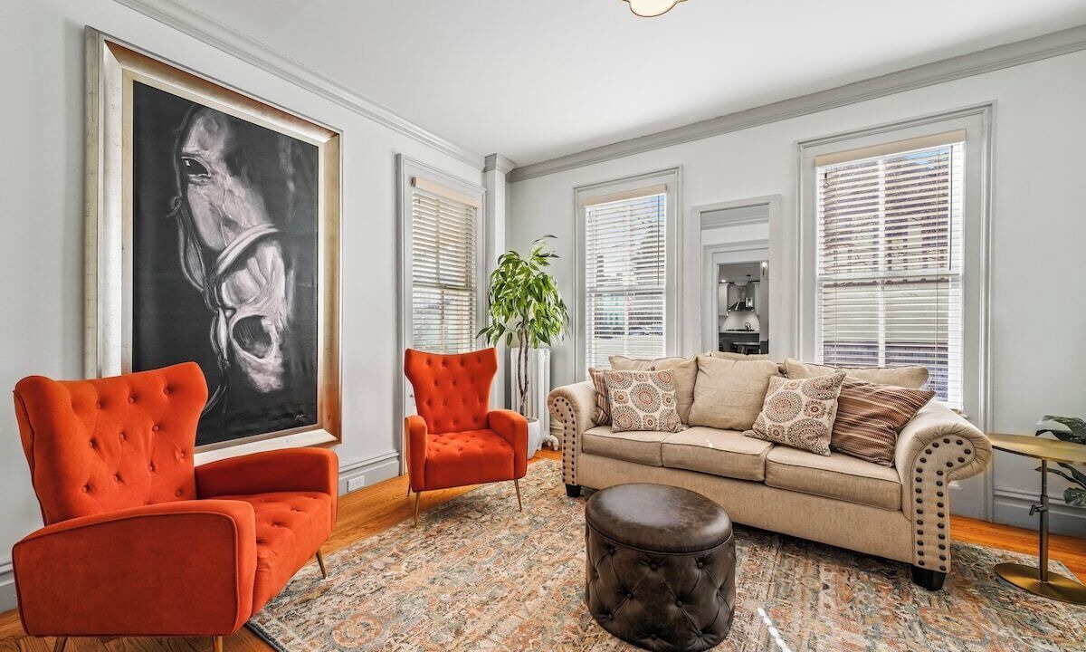 Photo of Livingroom in Saratoga Springs