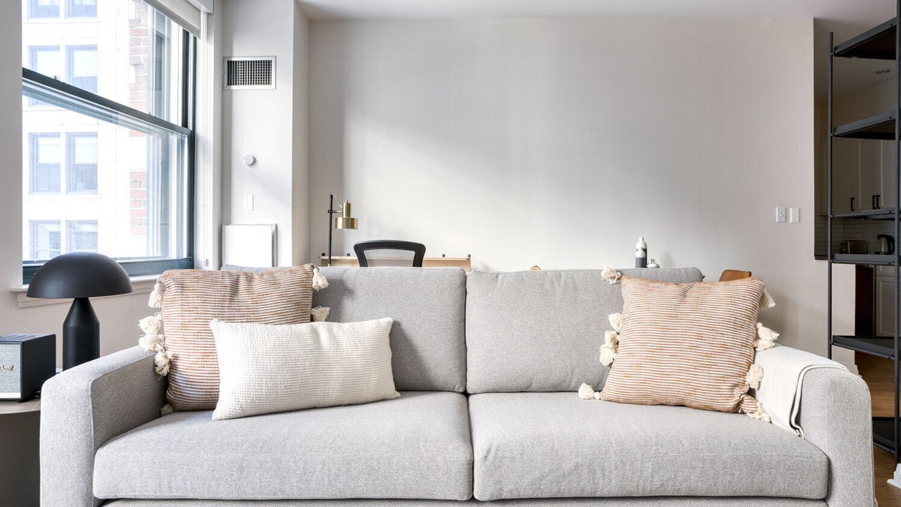Photo of Livingroom in Downtown Boston