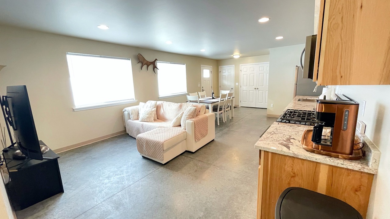 Photo of Livingroom in Knik-Fairview