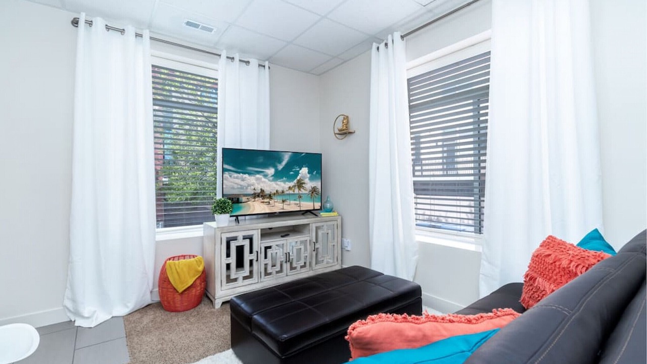 Photo of Livingroom in Central City
