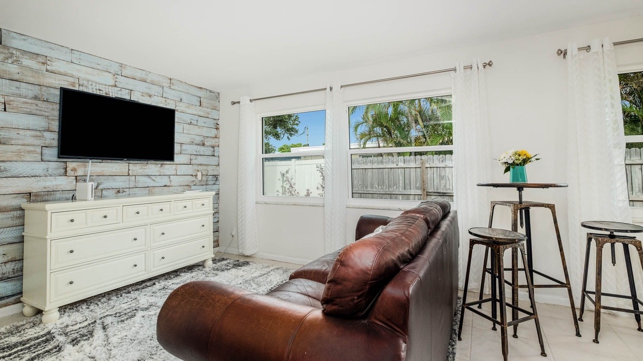 Photo of Livingroom in Golden Beach Estates