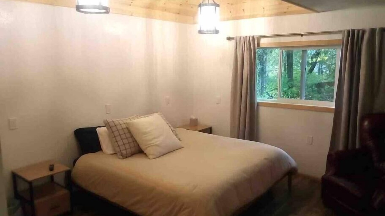 Photo of Bedroom in Talkeetna