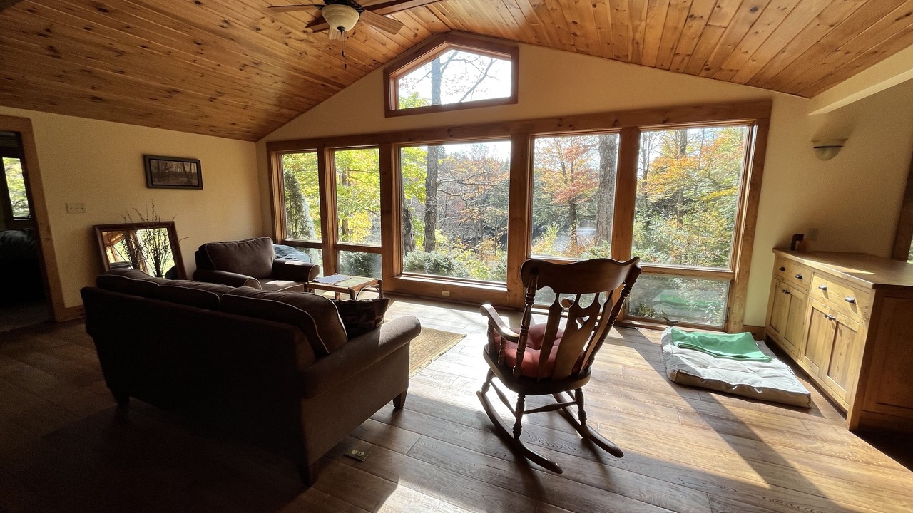 Photo of Livingroom in Middle Grove