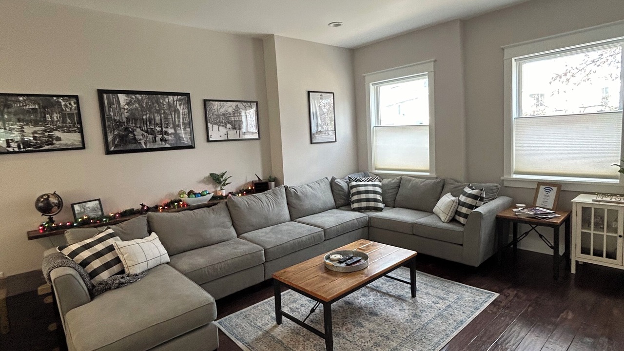 Photo of Livingroom in Saratoga Springs