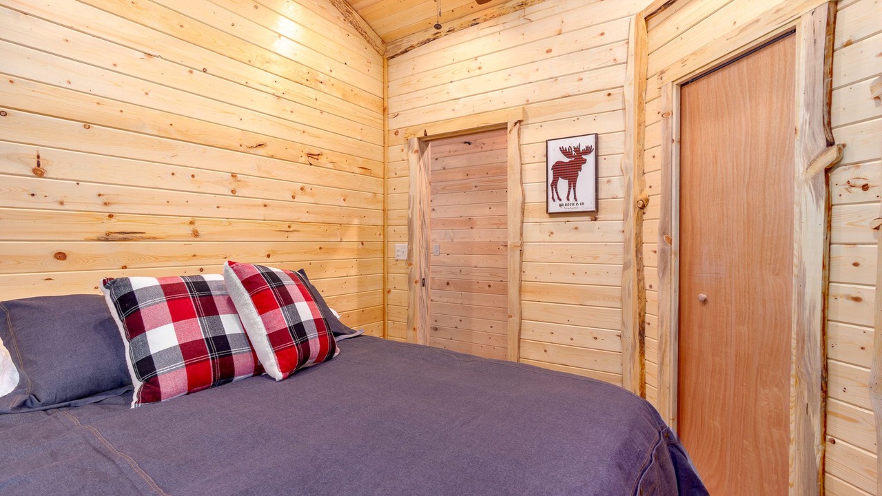 Photo of Bedroom in Valdez