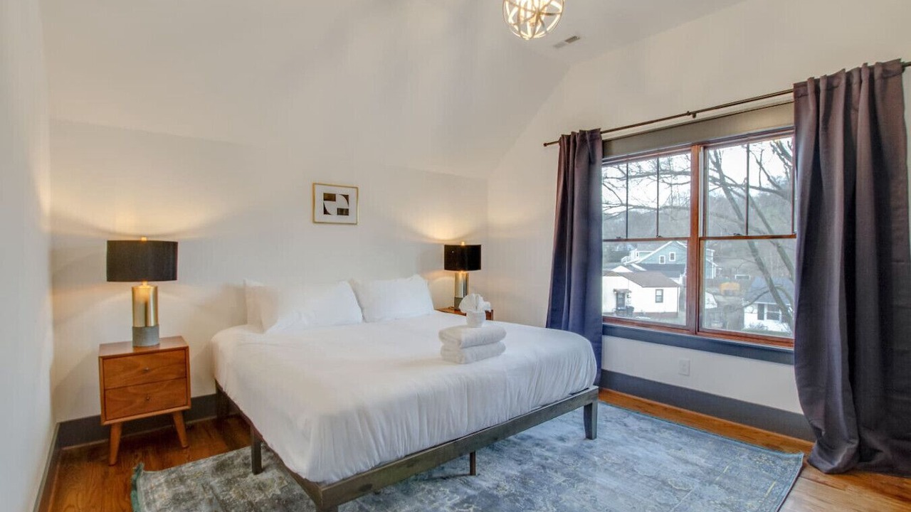 Photo of Bedroom in Shelby Hills