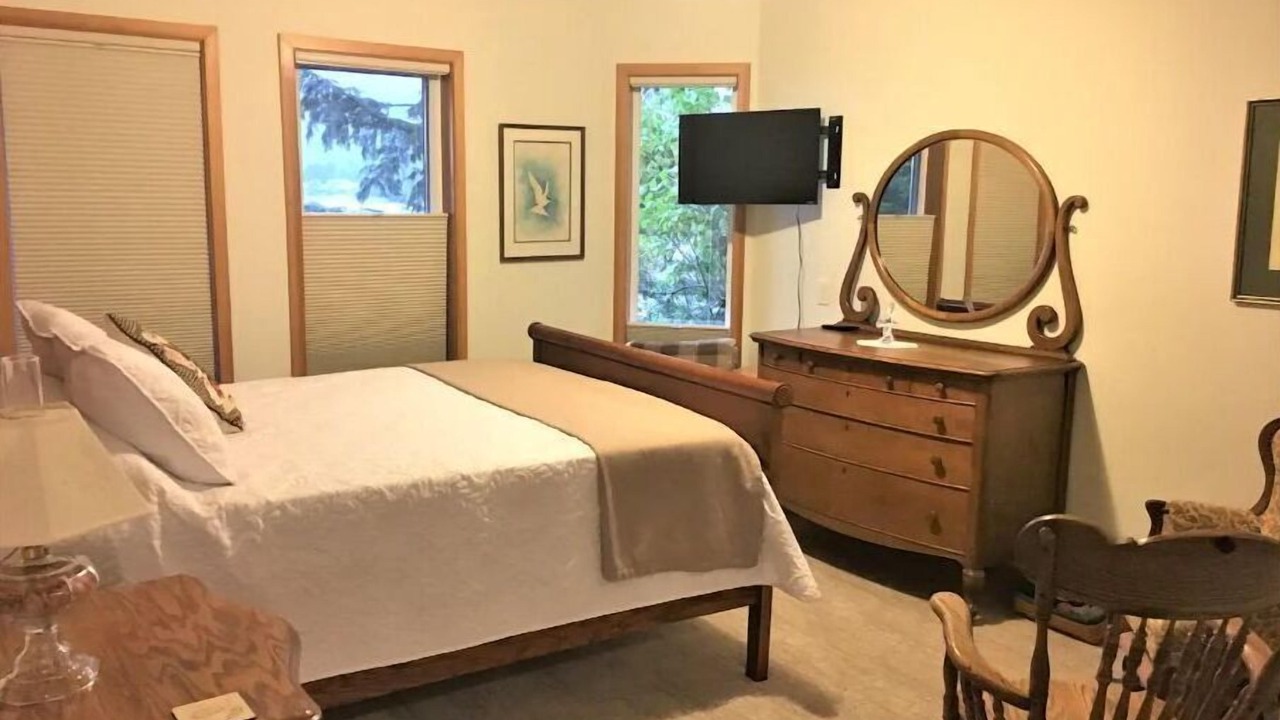 Photo of Bedroom in Juneau
