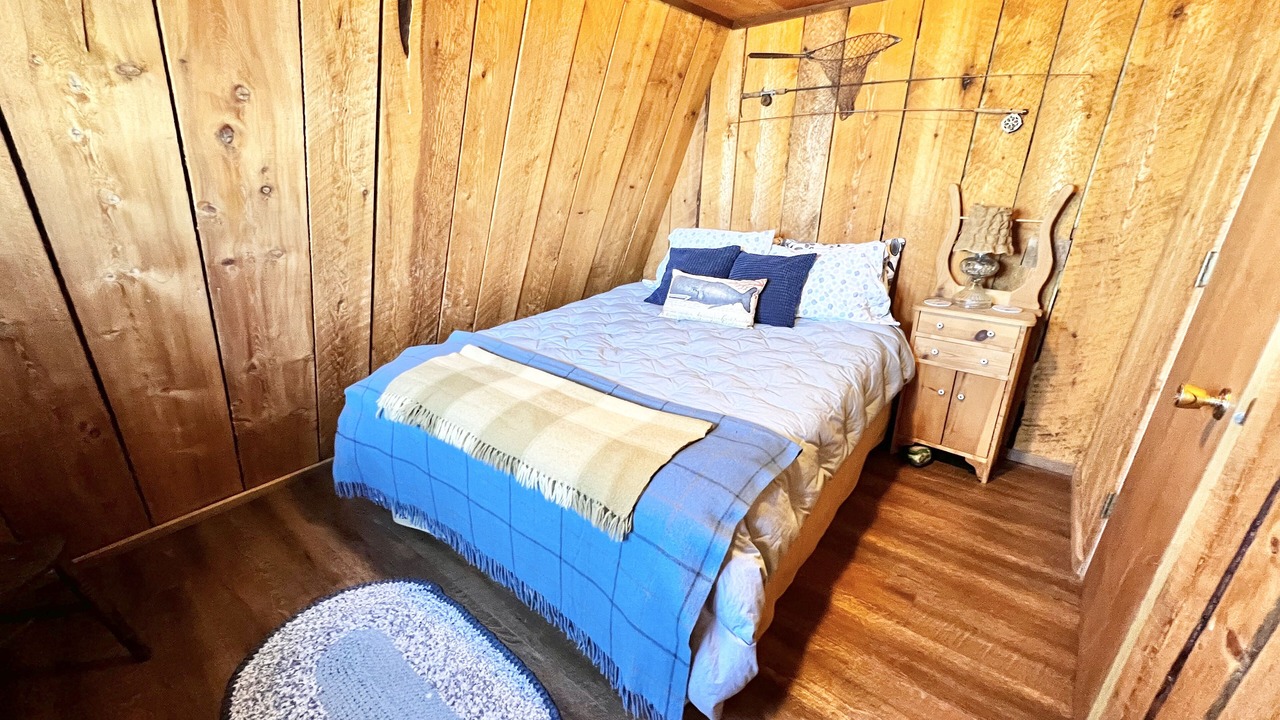 Photo of Bedroom in Seldovia Village