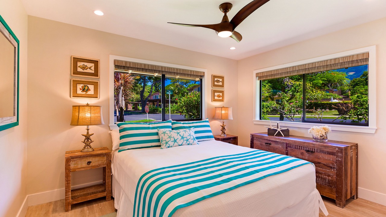 Photo of Bedroom in Historic Lahaina Front Street
