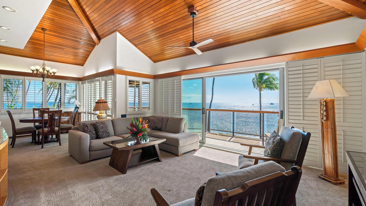 Photo of Livingroom in Historic Lahaina Front Street