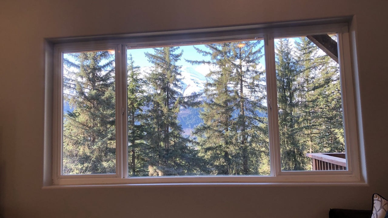 Photo of Bedroom in Alyeska
