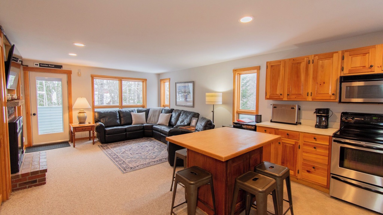 Photo of Livingroom in Carrabassett Valley
