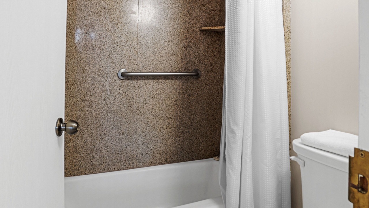 Photo of Bathroom in Honokowai