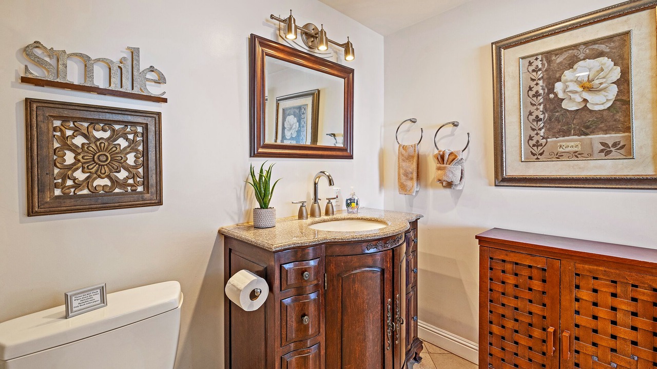 Photo of Bathroom in Maalaea