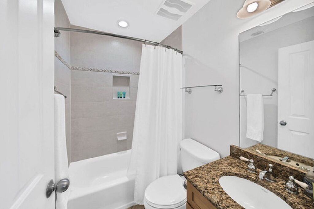 Photo of Bathroom in Coral Lagoon