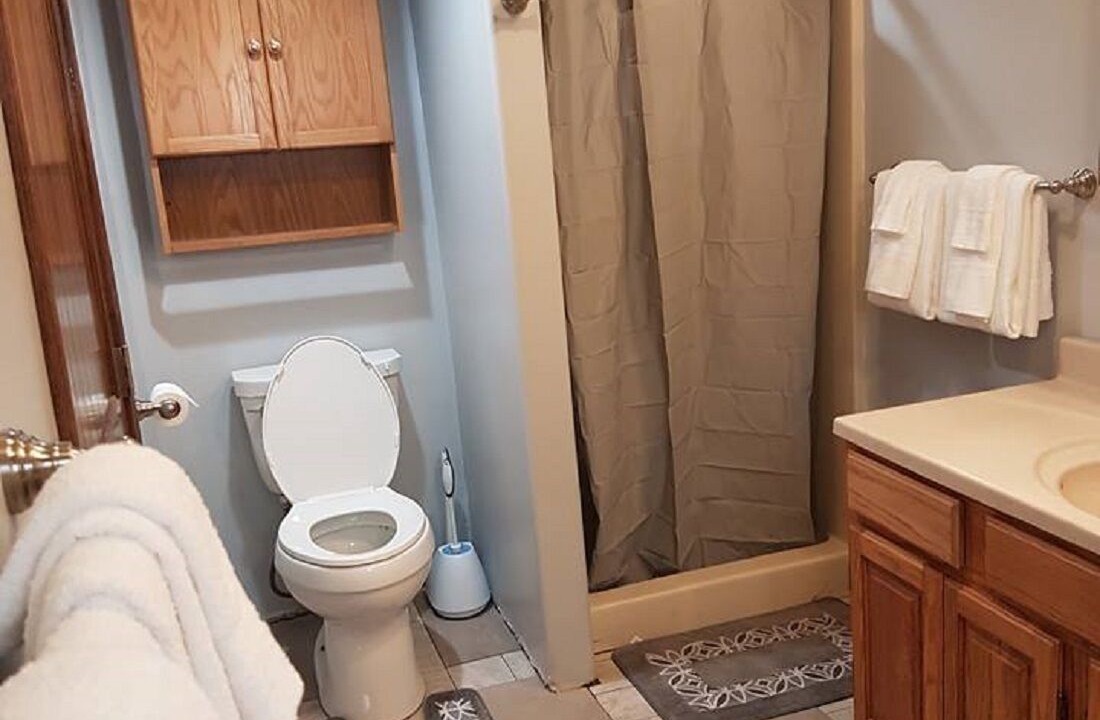 Photo of Bathroom in Kalifornsky