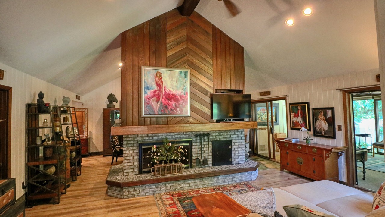 Photo of Livingroom in Saratoga Springs