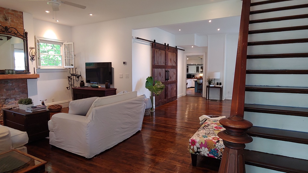 Photo of Livingroom in Saratoga Springs