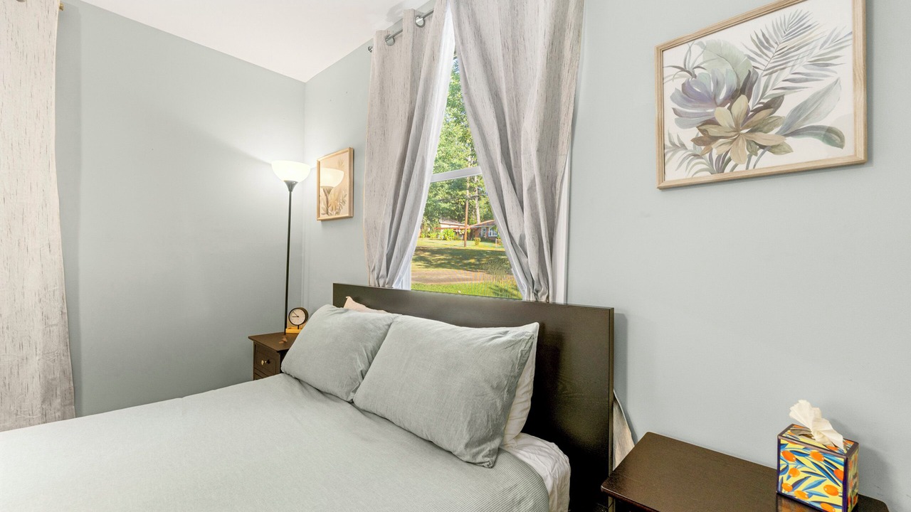 Photo of Bedroom in Candler-McAfee