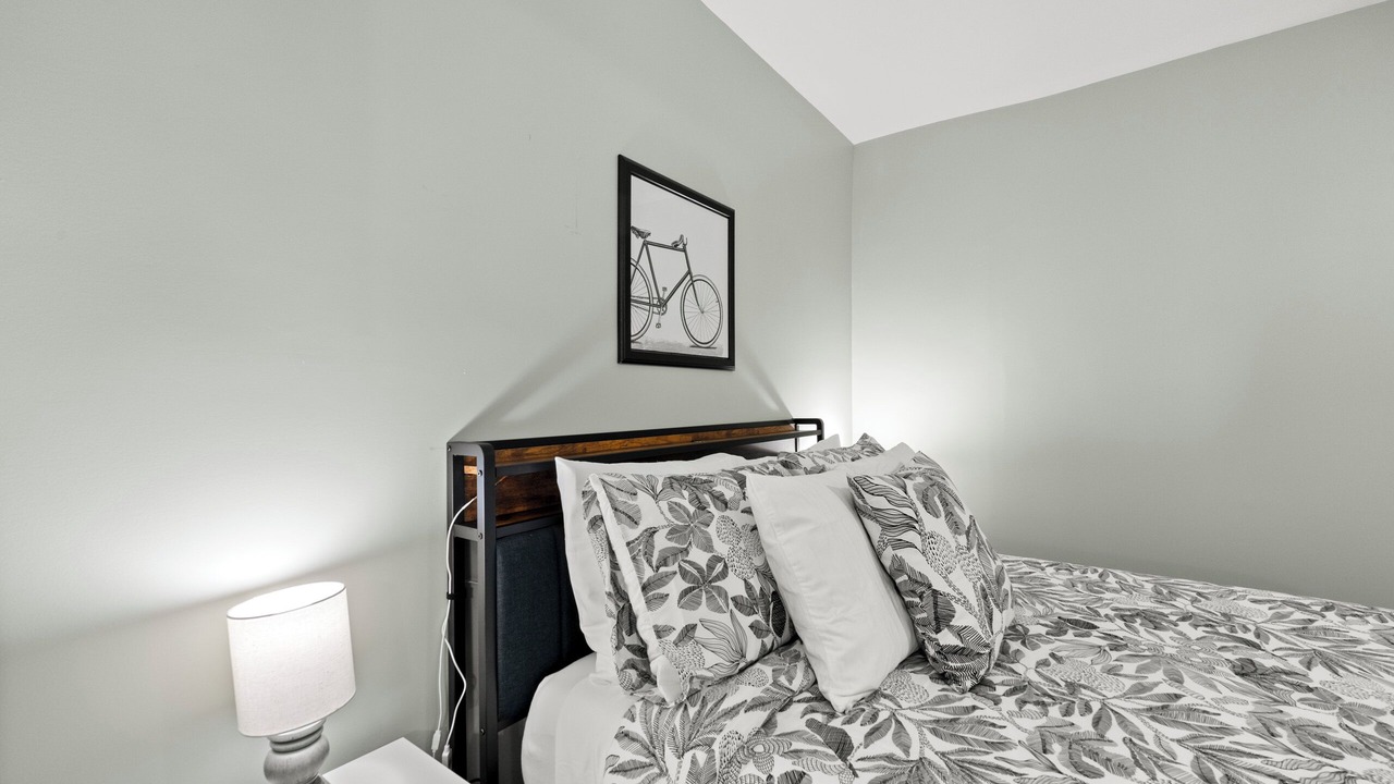 Photo of Bedroom in Candler-McAfee