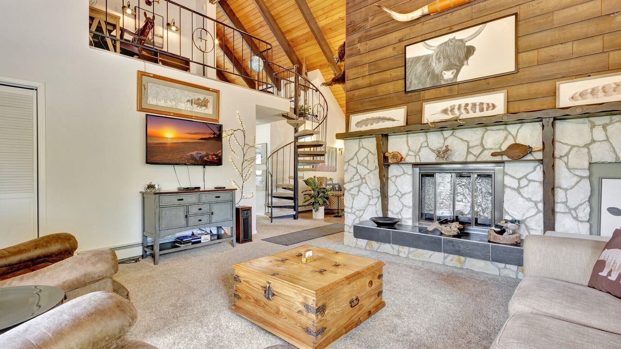Photo of Livingroom in Abbott Loop