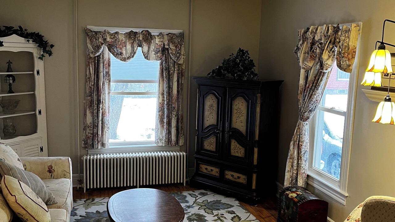 Photo of Livingroom in Glens Falls