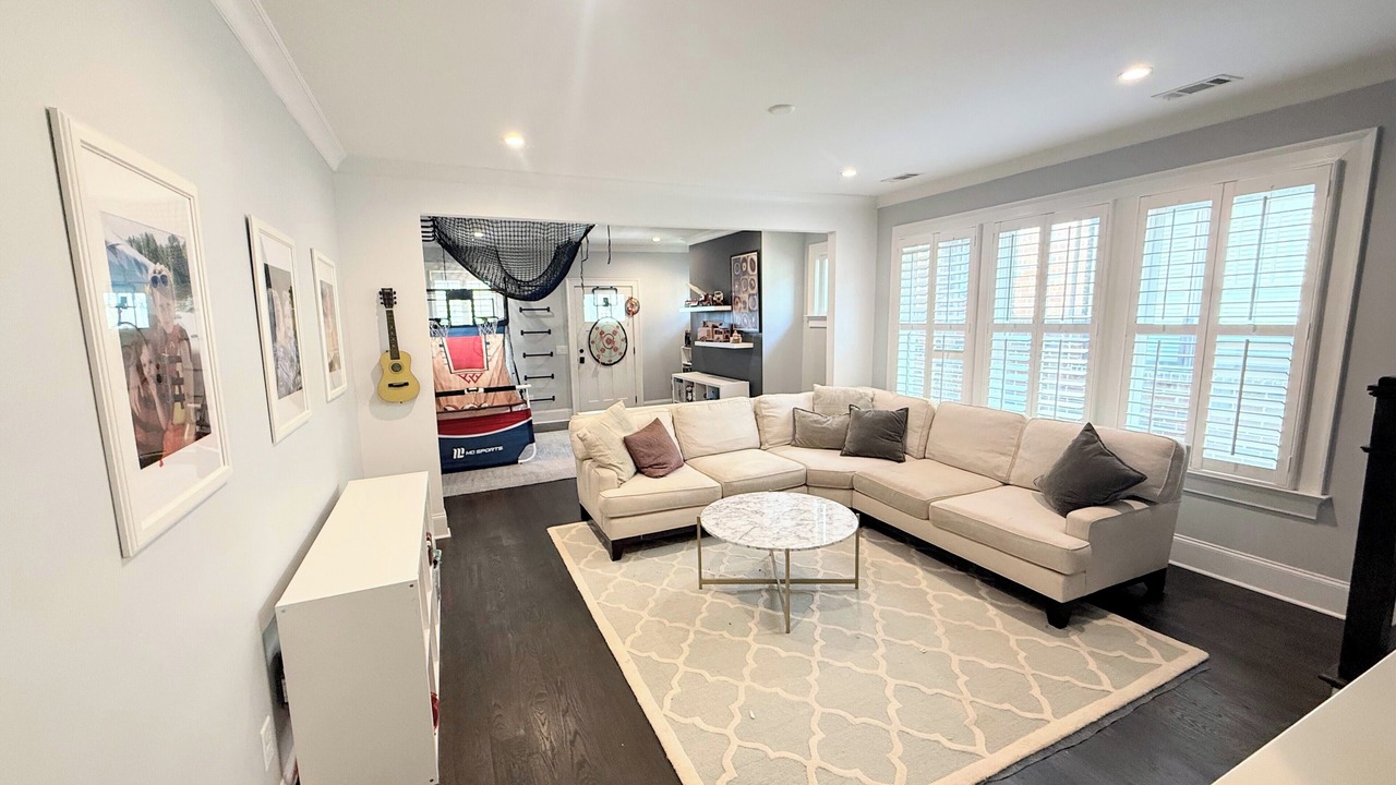 Photo of Livingroom in Midtown