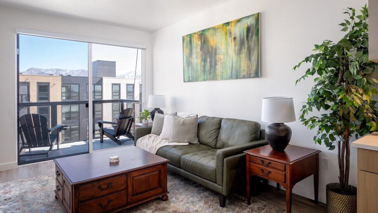 Photo of Bedroom in People's Freeway
