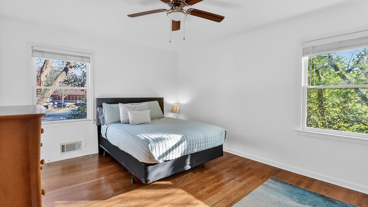 Photo of Bedroom in Briarcliff Heights