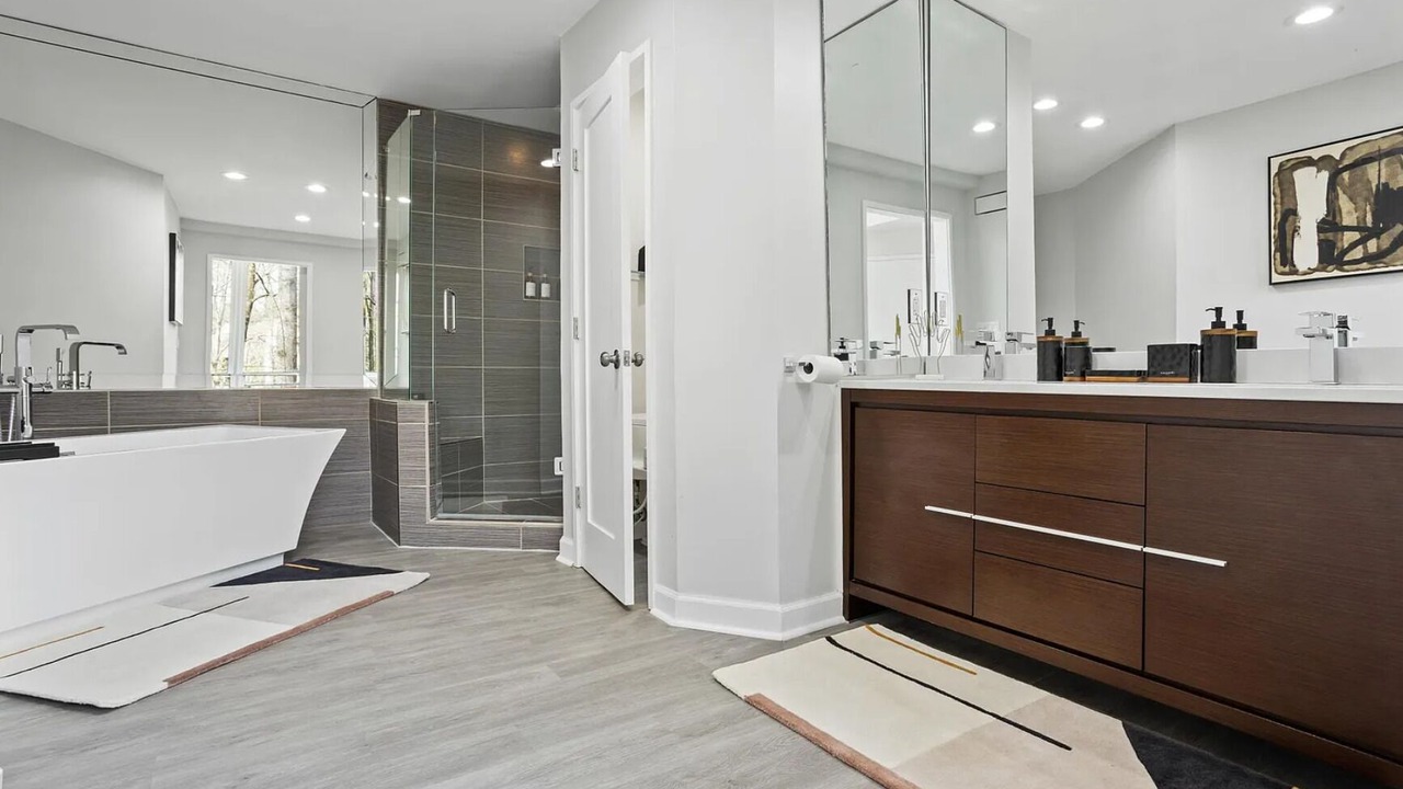 Photo of Bathroom in Randall Mill