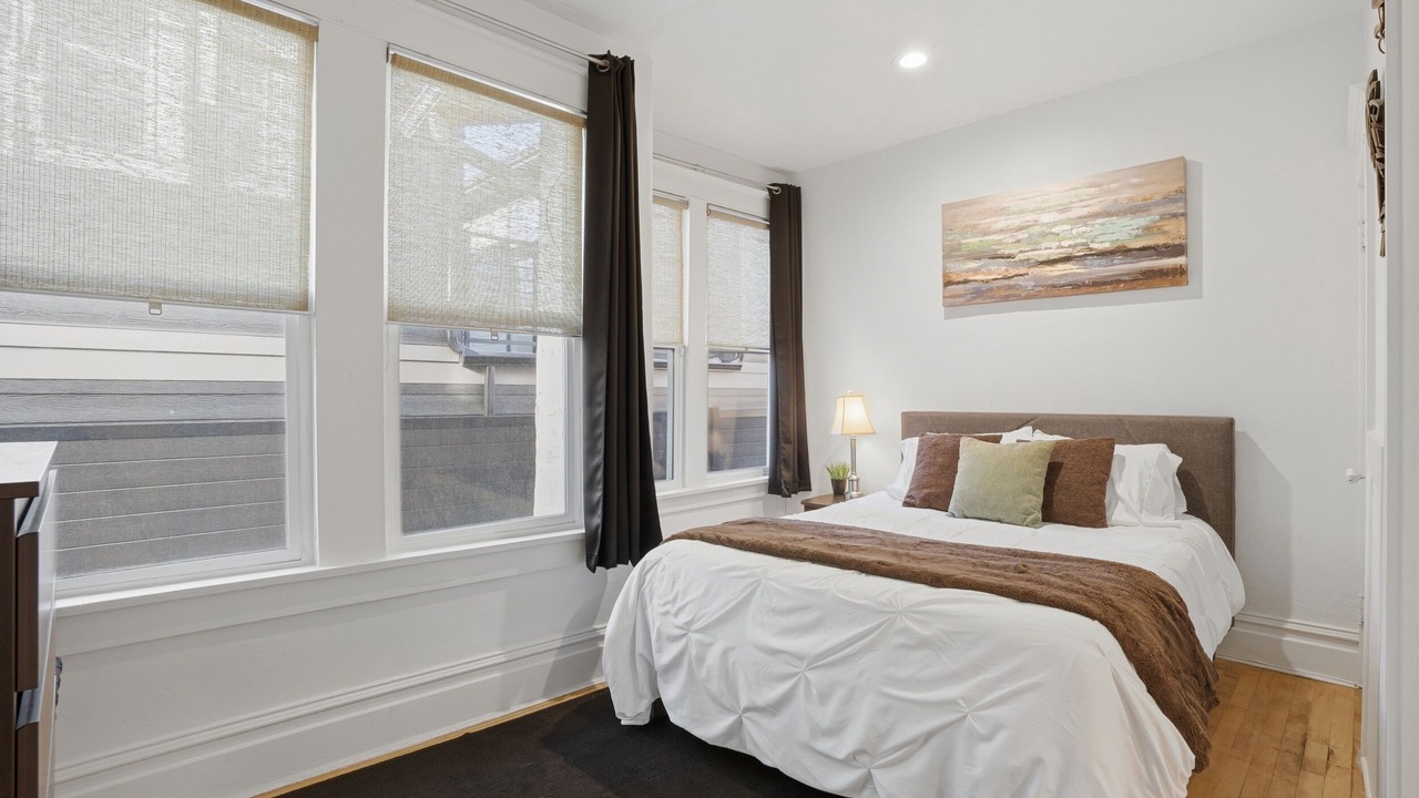 Photo of Bedroom in Central City
