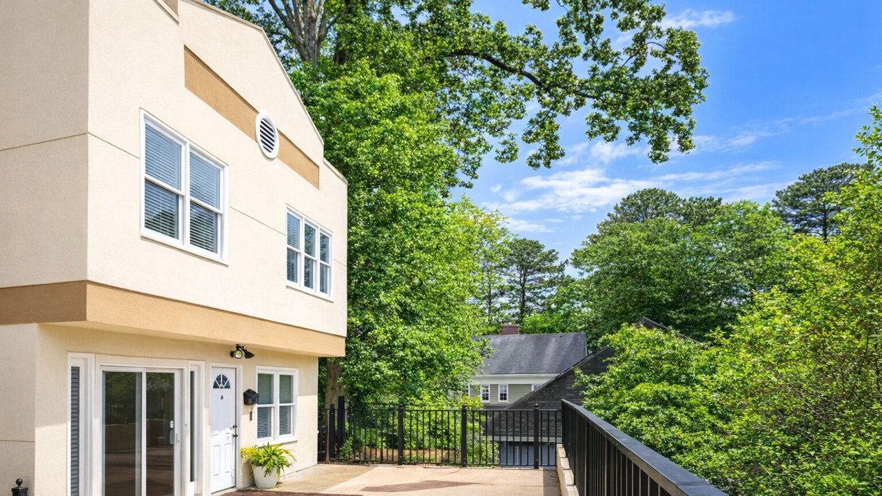 Photo of Outdoor in Garden Hills