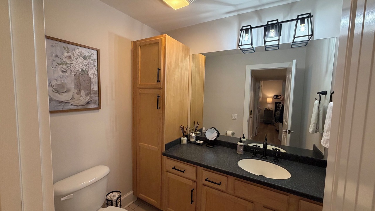 Photo of Bathroom in North Capitol
