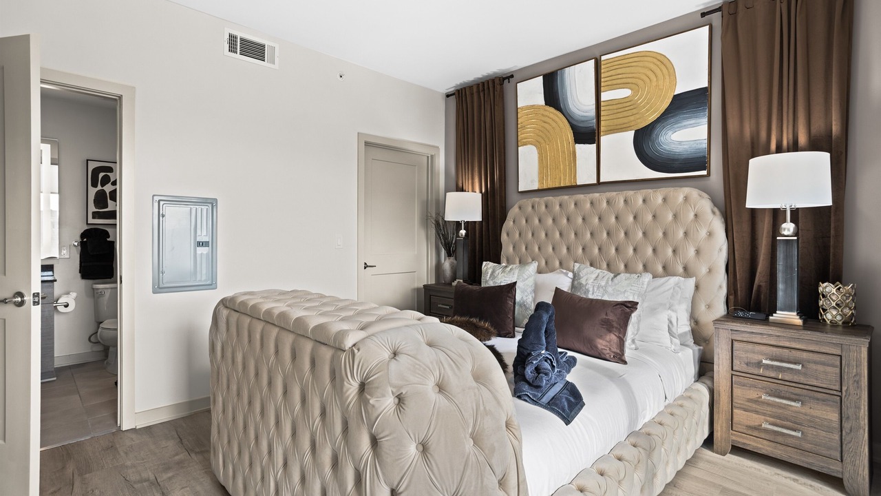Photo of Bedroom in Peachtree Center