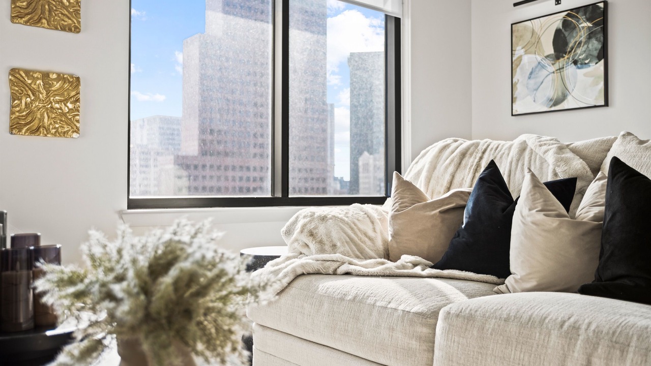Photo of Livingroom in Peachtree Center