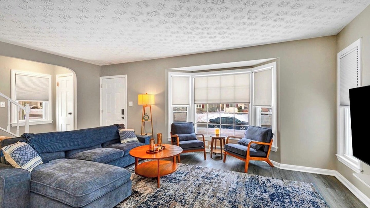 Photo of Livingroom in South Euclid