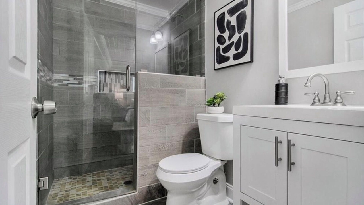 Photo of Bathroom in Belvedere Park