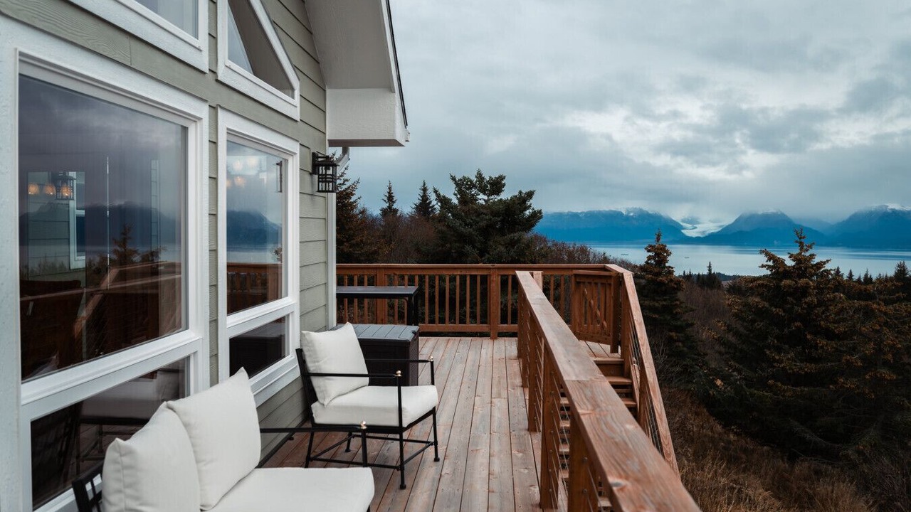 Photo of Patio Balcony in Homer