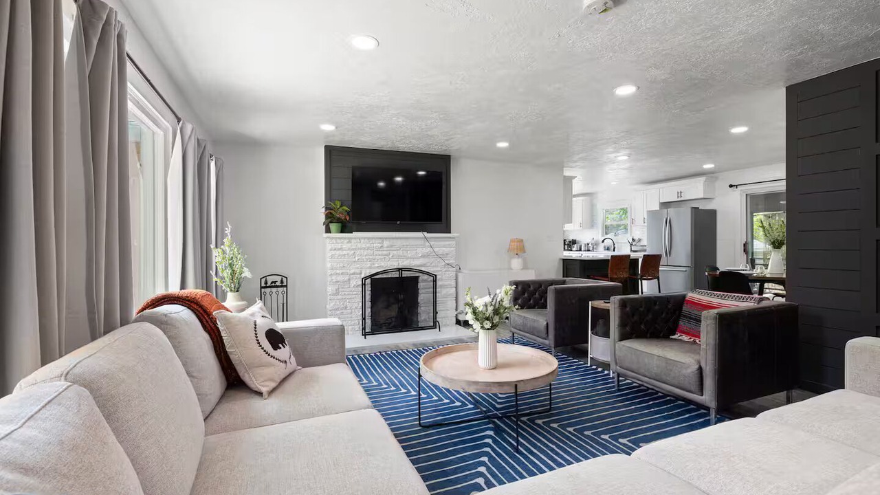 Photo of Livingroom in Holladay