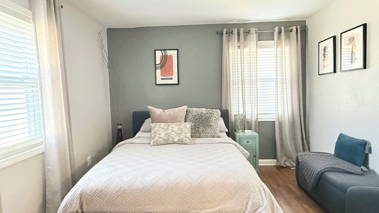 Photo of Bedroom in Candler-McAfee