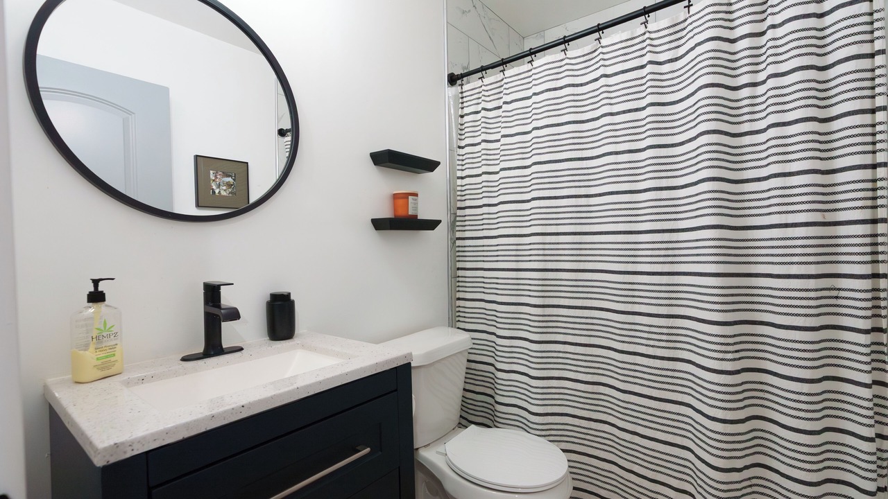 Photo of Bathroom in Belvedere Park