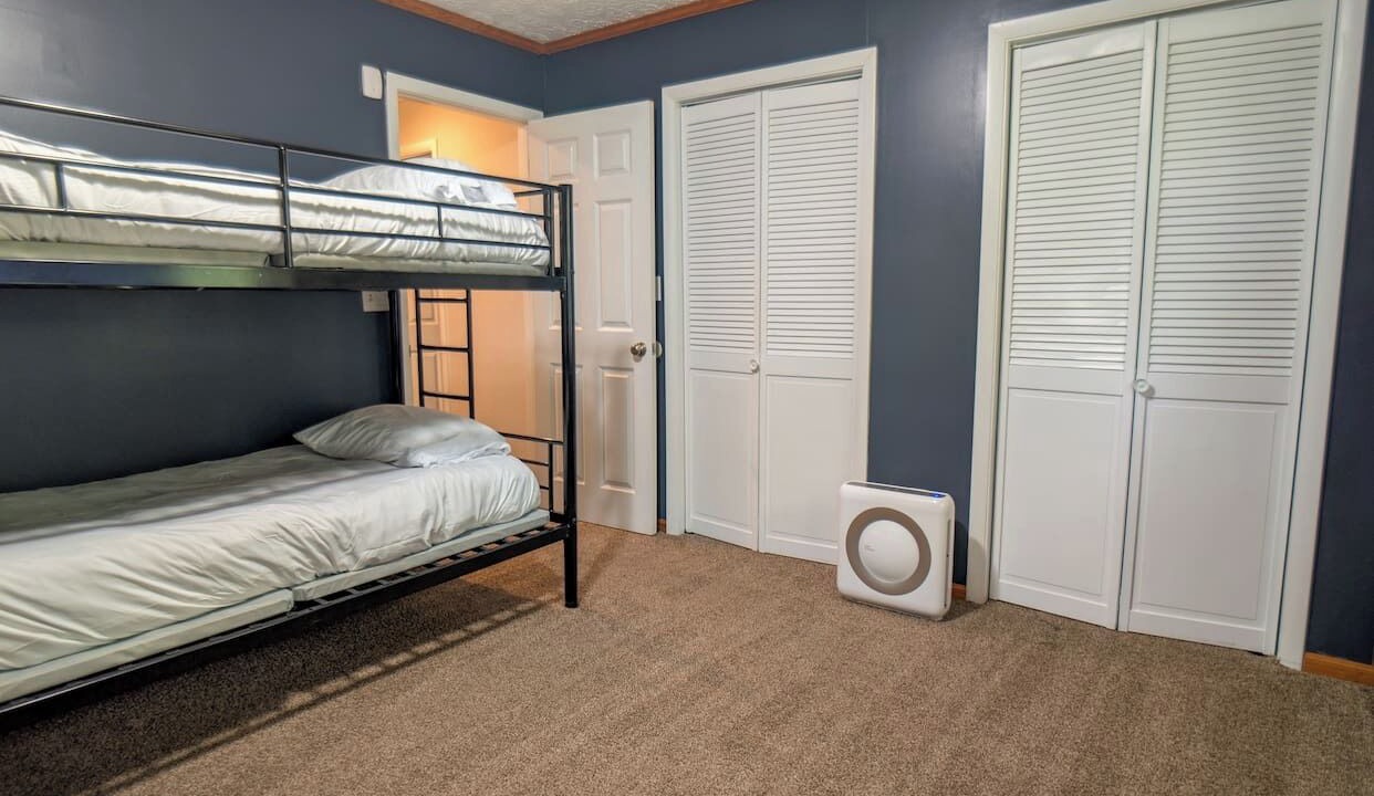 Photo of Bedroom in Summit Station