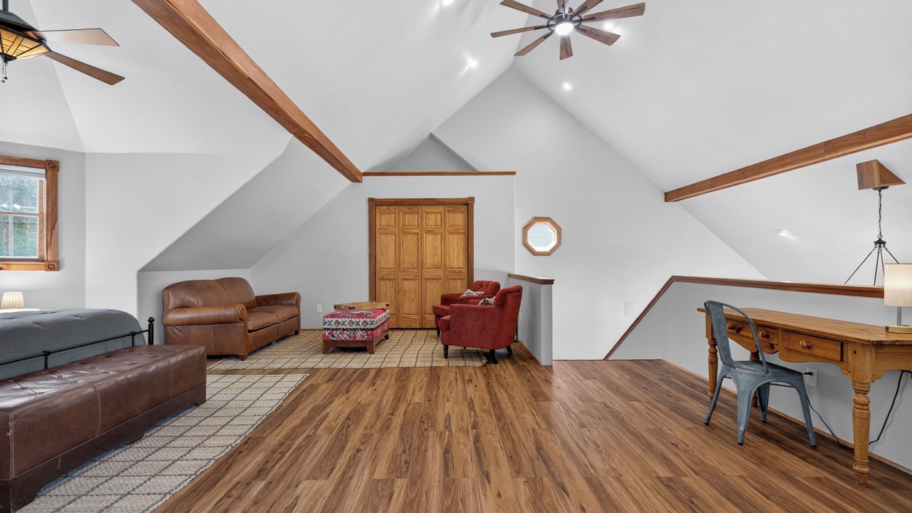 Photo of Livingroom in Enchanted Hills