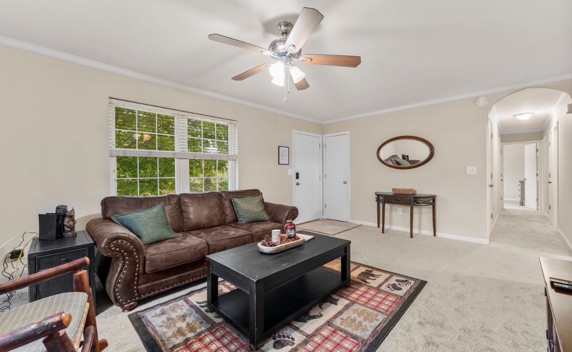 Photo of Livingroom in Warrensburg