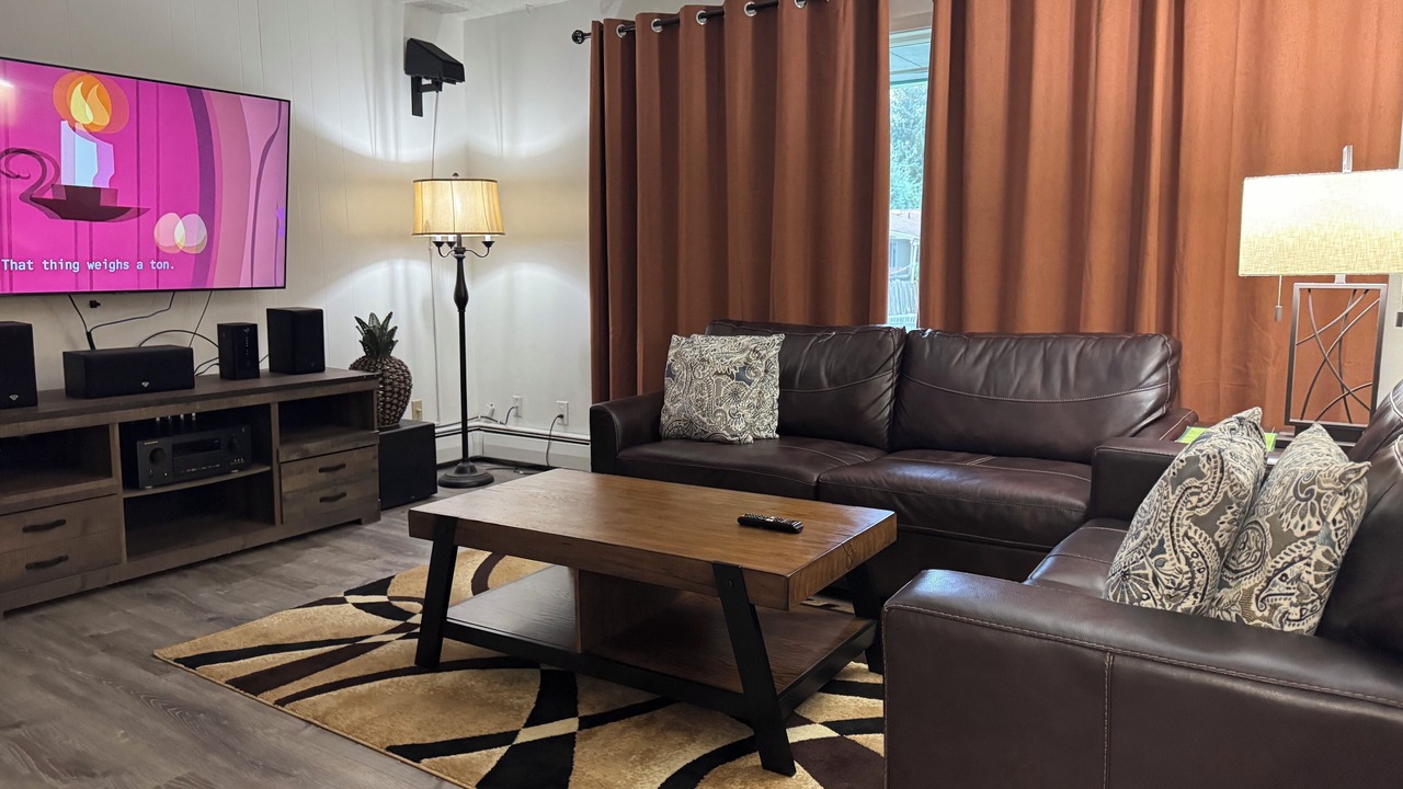 Photo of Livingroom in Mendenhall Valley