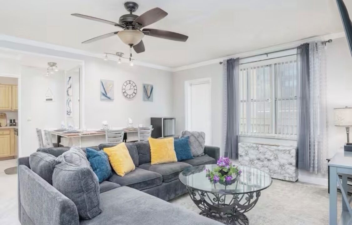 Photo of Livingroom in Peachtree Center